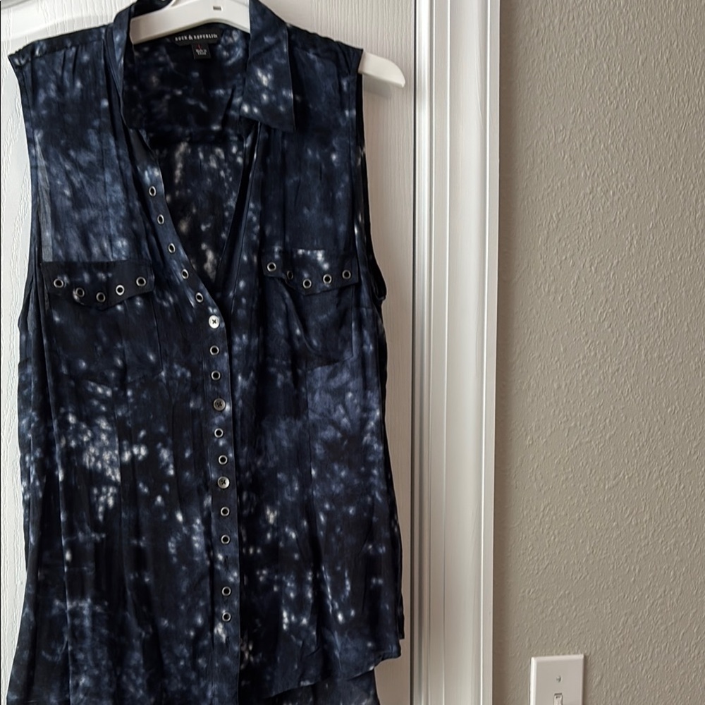 Rock & Republic Blue Black Sleeveless Button Down Blouse